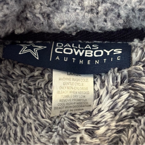 Like New Men’s Dallas Cowboys Sherpa Pullover - Picture 6 of 7
